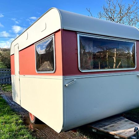 Camping Les Ronds Duval Face Aux Iles Anglo-Normandes Les Moitiers-d'Allonne Exterior photo