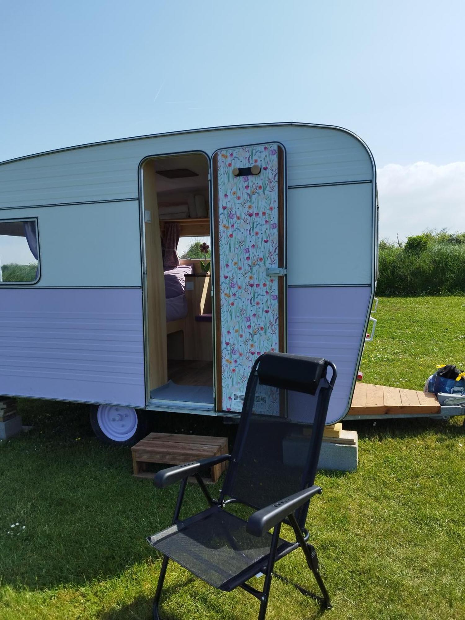 Camping Les Ronds Duval Face Aux Iles Anglo-Normandes Les Moitiers-d'Allonne Exterior photo