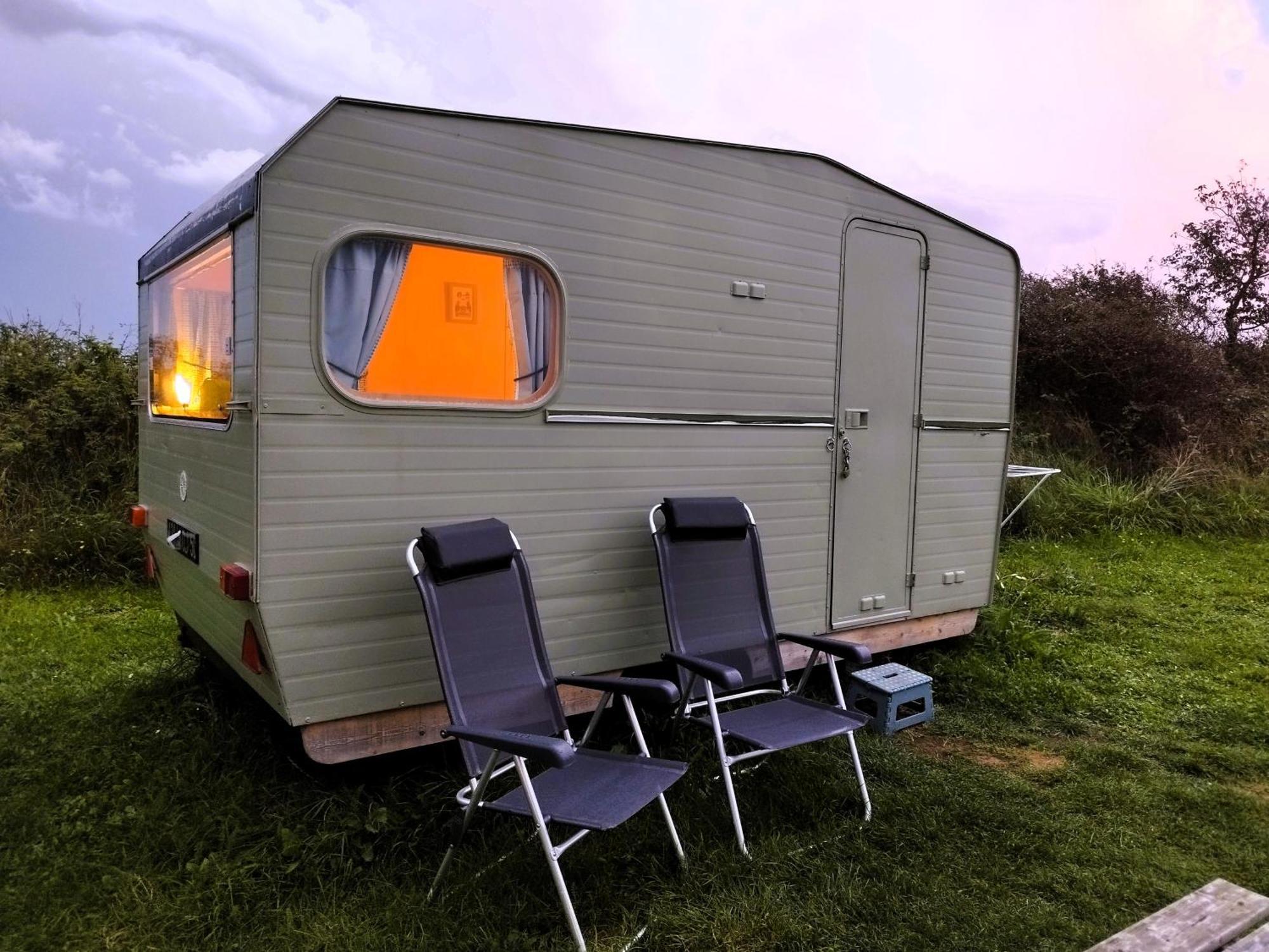 Camping Les Ronds Duval Face Aux Iles Anglo-Normandes Les Moitiers-d'Allonne Exterior photo